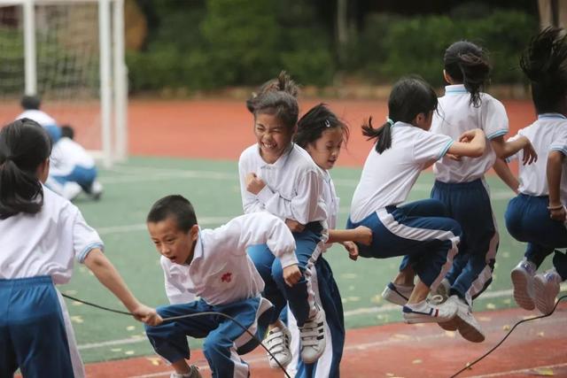 重磅！个税抵扣细则来了：养儿、供房租房、大病再减免，最低为零(图3)